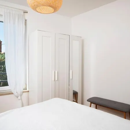 With Big Open Terrace Appartement Pula