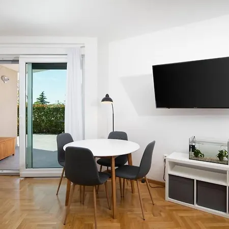 With Big Open Terrace Appartement