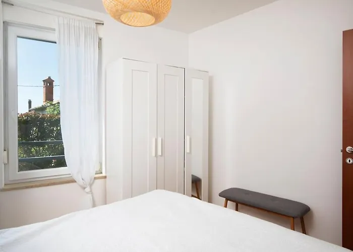 With Big Open Terrace Apartament Pula