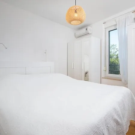 Apartment With Big Open Terrace